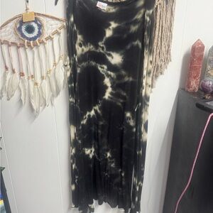 LuLaRoe Black and Cream Tie-Dye Maxi Skirt